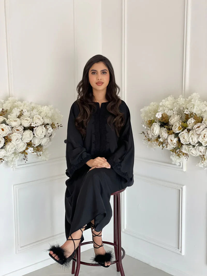 Dalila Black Abaya – Elegant Moroccan Robe for Home & Gatherings