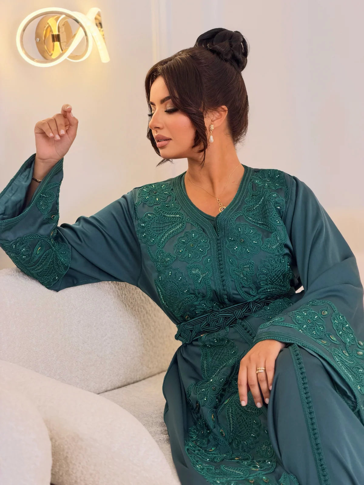 Takchita Aminaa azul verdoso – Vestido marroquí de ceremonia de dos piezas