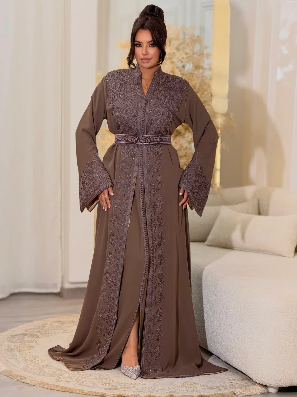 Takchita Wijdane marrón – Vestido marroquí de ceremonia de dos piezas