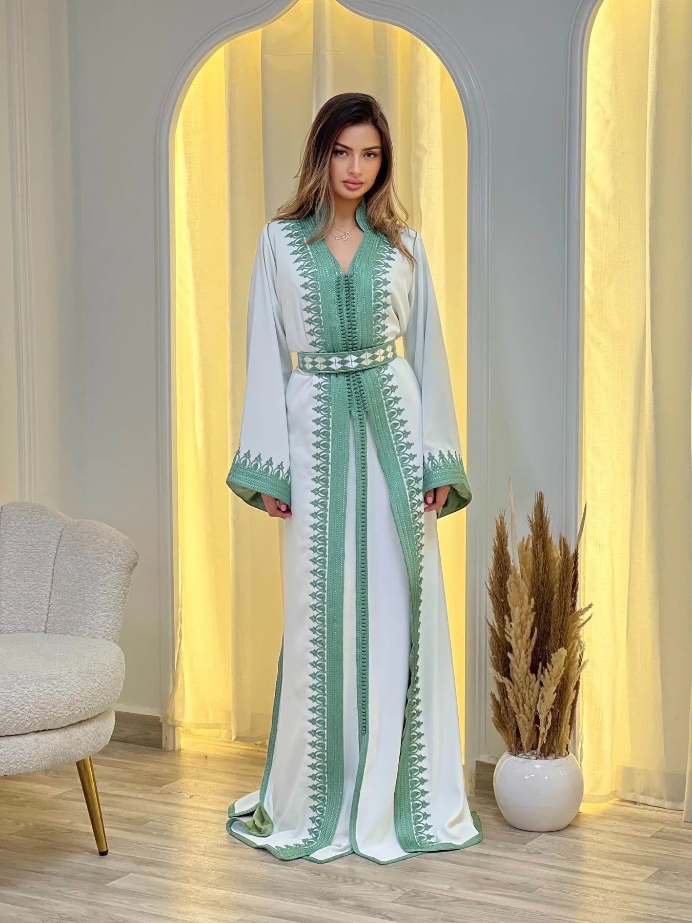 Fatima White Takchita – Two-Piece Moroccan Ceremonial Dress