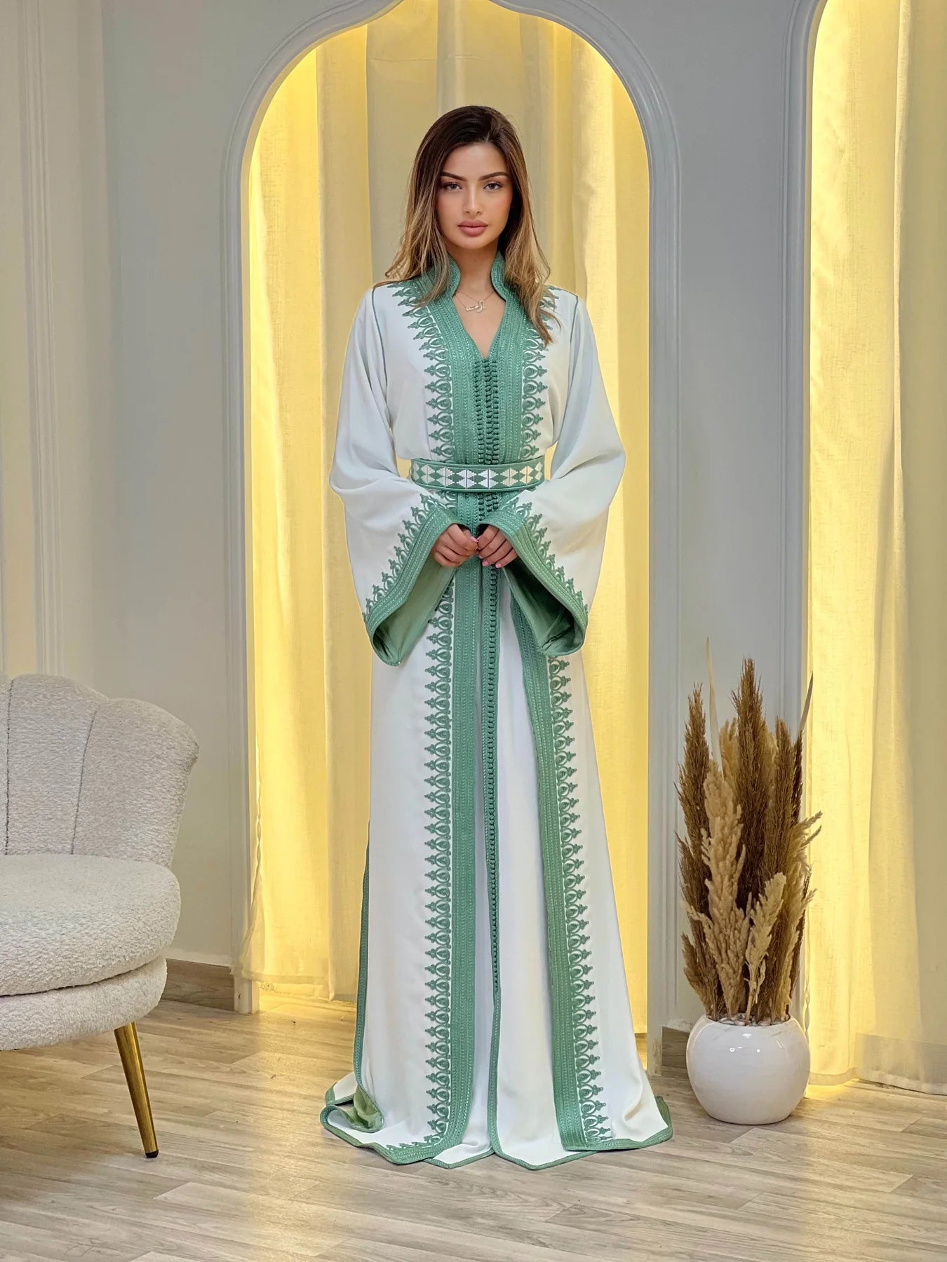 Fatima White Takchita – Two-Piece Moroccan Ceremonial Dress
