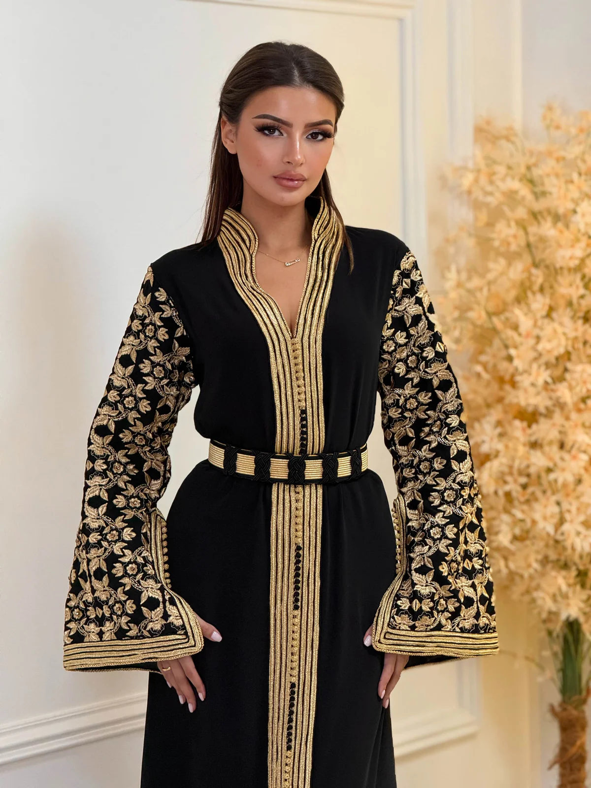 Caftán Fajr Negro – Vestido marroquí hecho a mano – vista del producto 4