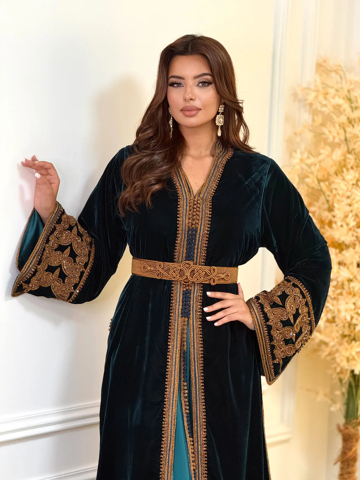 Takchita Karima Negro – Vestido ceremonial marroquí de dos piezas – vista del producto 6