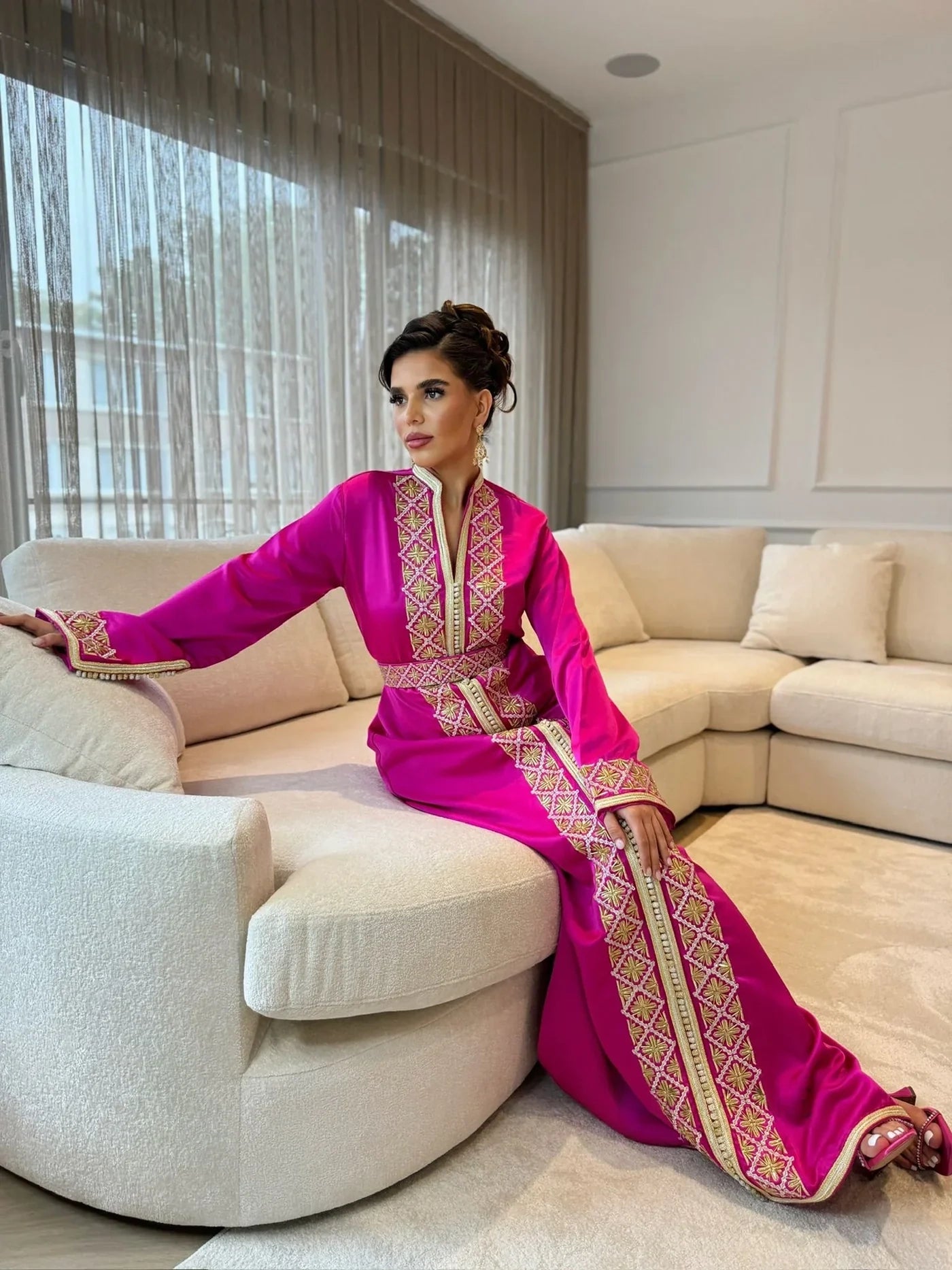 Caftán Dounia Rosa – Vestido marroquí hecho a mano – vista del producto 2