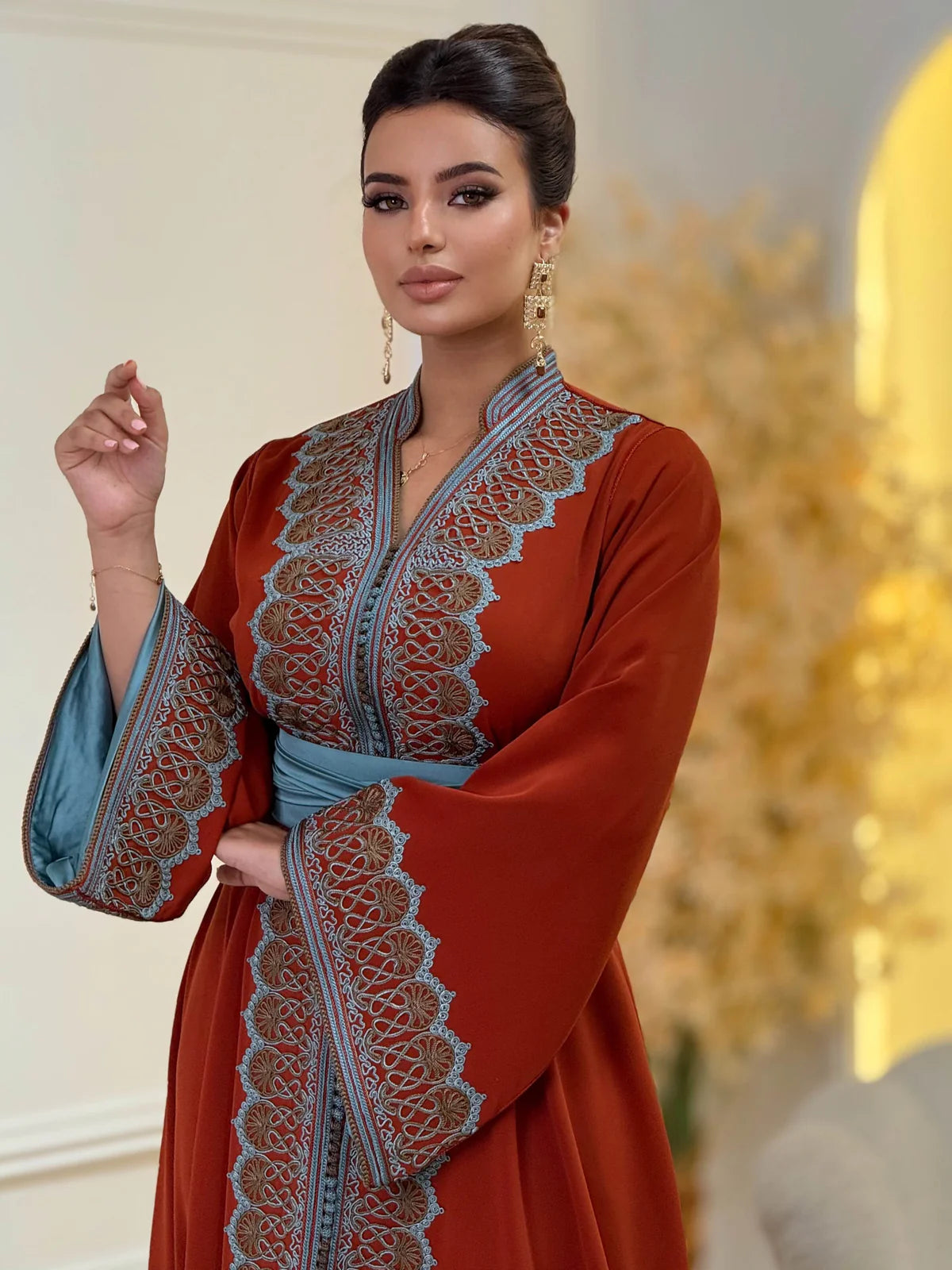 Caftán Rawia Rojo – Vestido marroquí hecho a mano – vista del producto 6