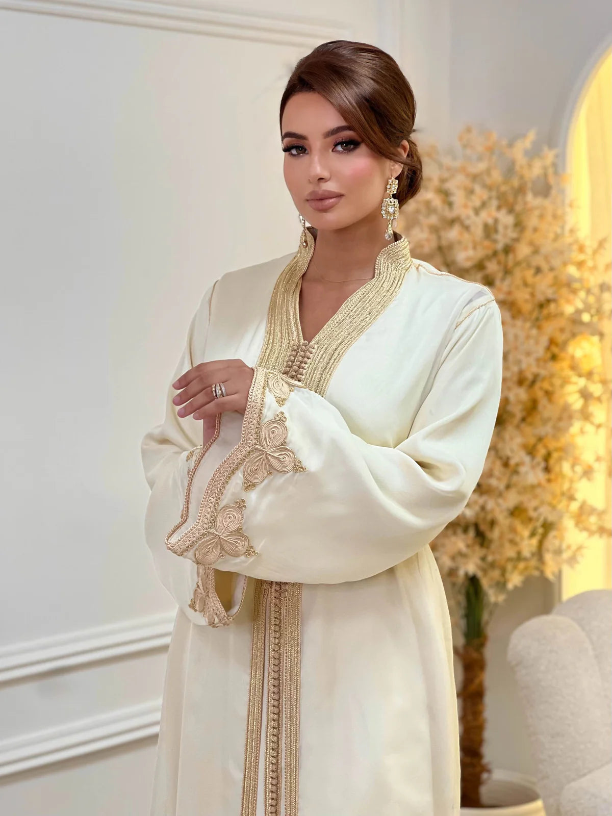 Takchita Samira Beige – Vestido ceremonial marroquí de dos piezas – vista del producto 4