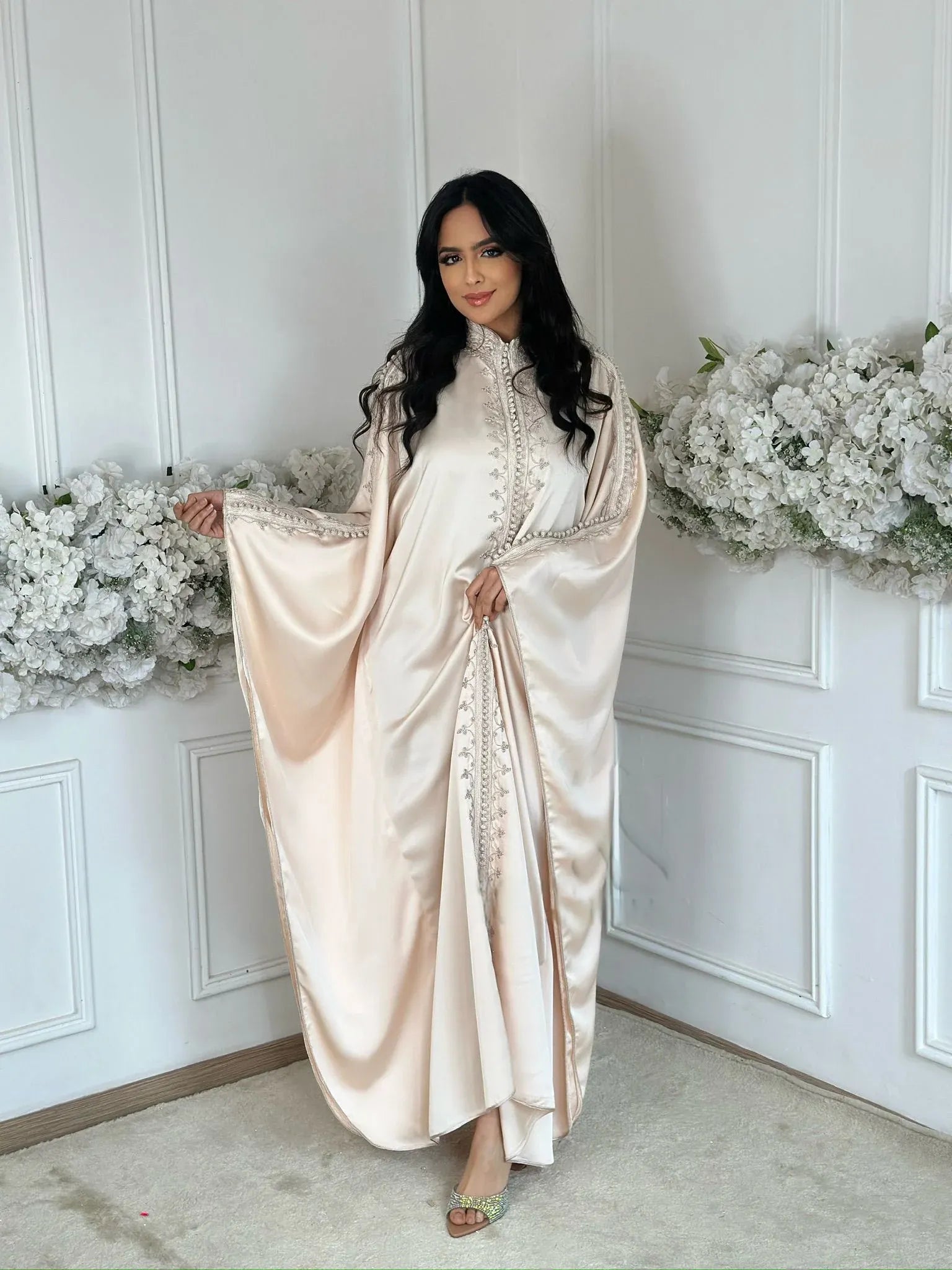 Siwar White Abaya – Elegant Moroccan Robe for Home & Gatherings