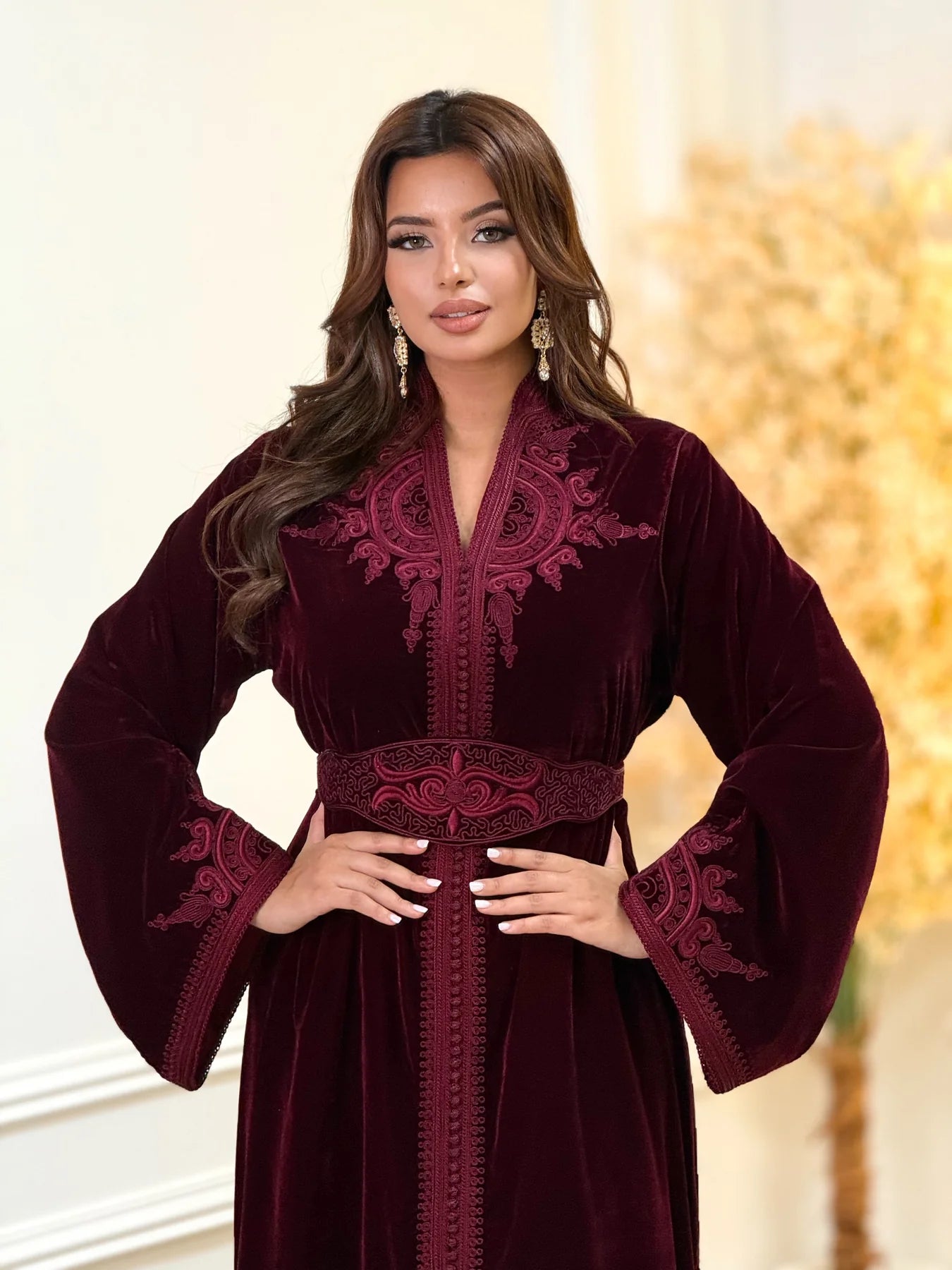 Caftán Insaf Borgoña – Vestido marroquí hecho a mano – vista del producto 6