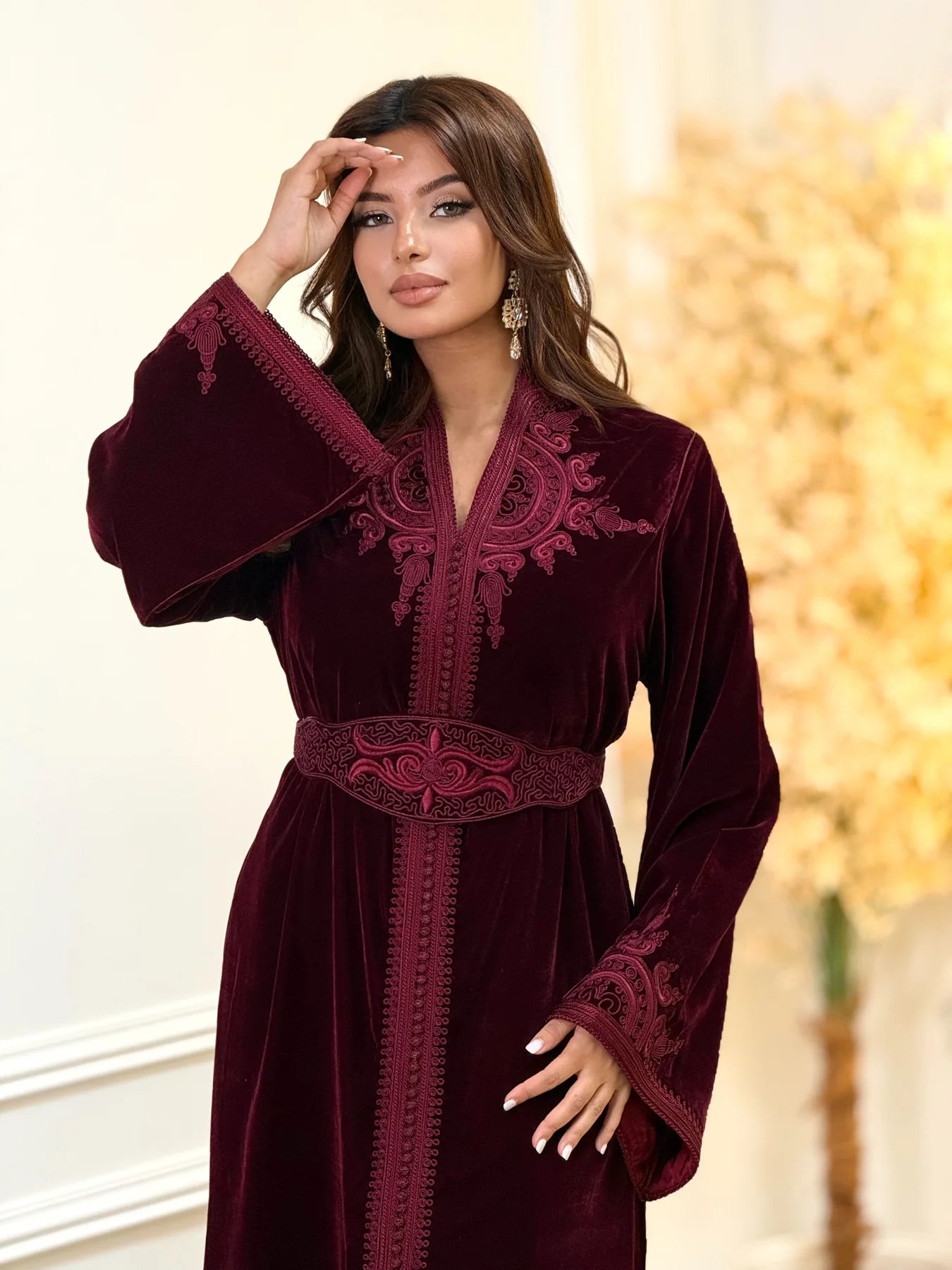Caftán Insaf Borgoña – Vestido marroquí hecho a mano – vista del producto 7