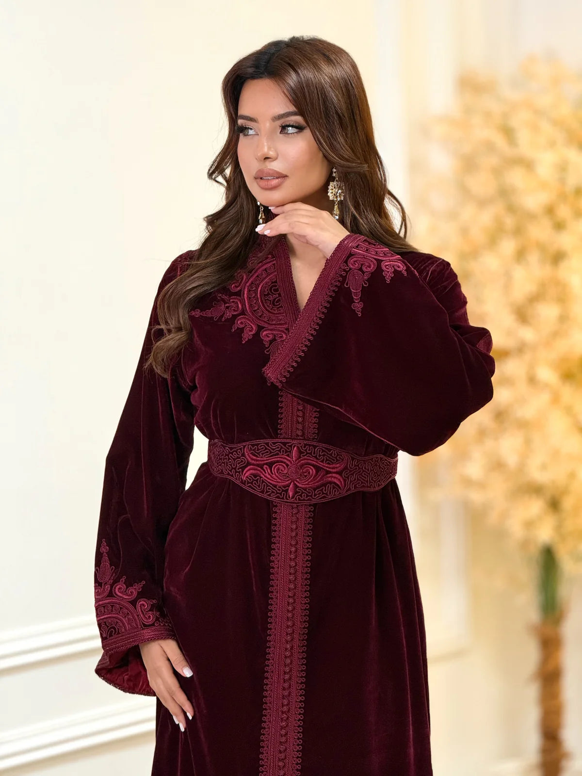 Caftán Insaf Borgoña – Vestido marroquí hecho a mano – vista del producto 8