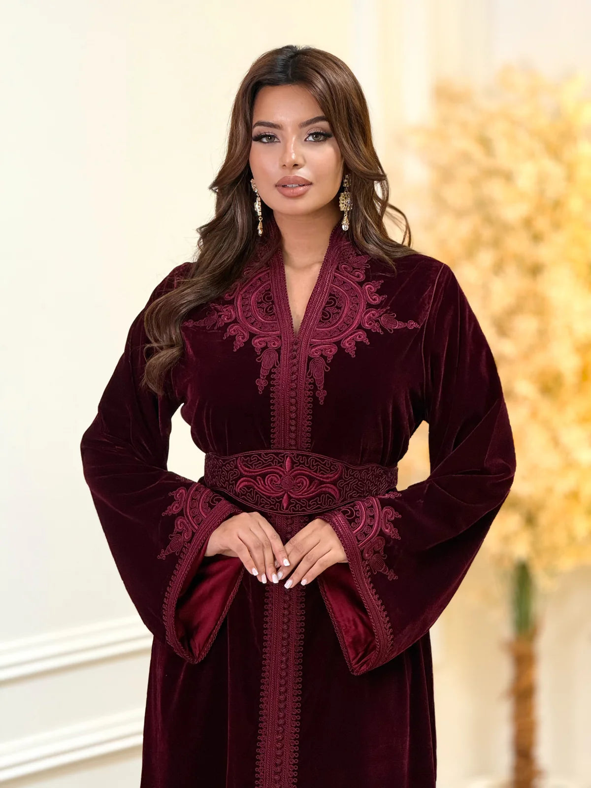 Caftán Insaf Borgoña – Vestido marroquí hecho a mano – vista del producto 9