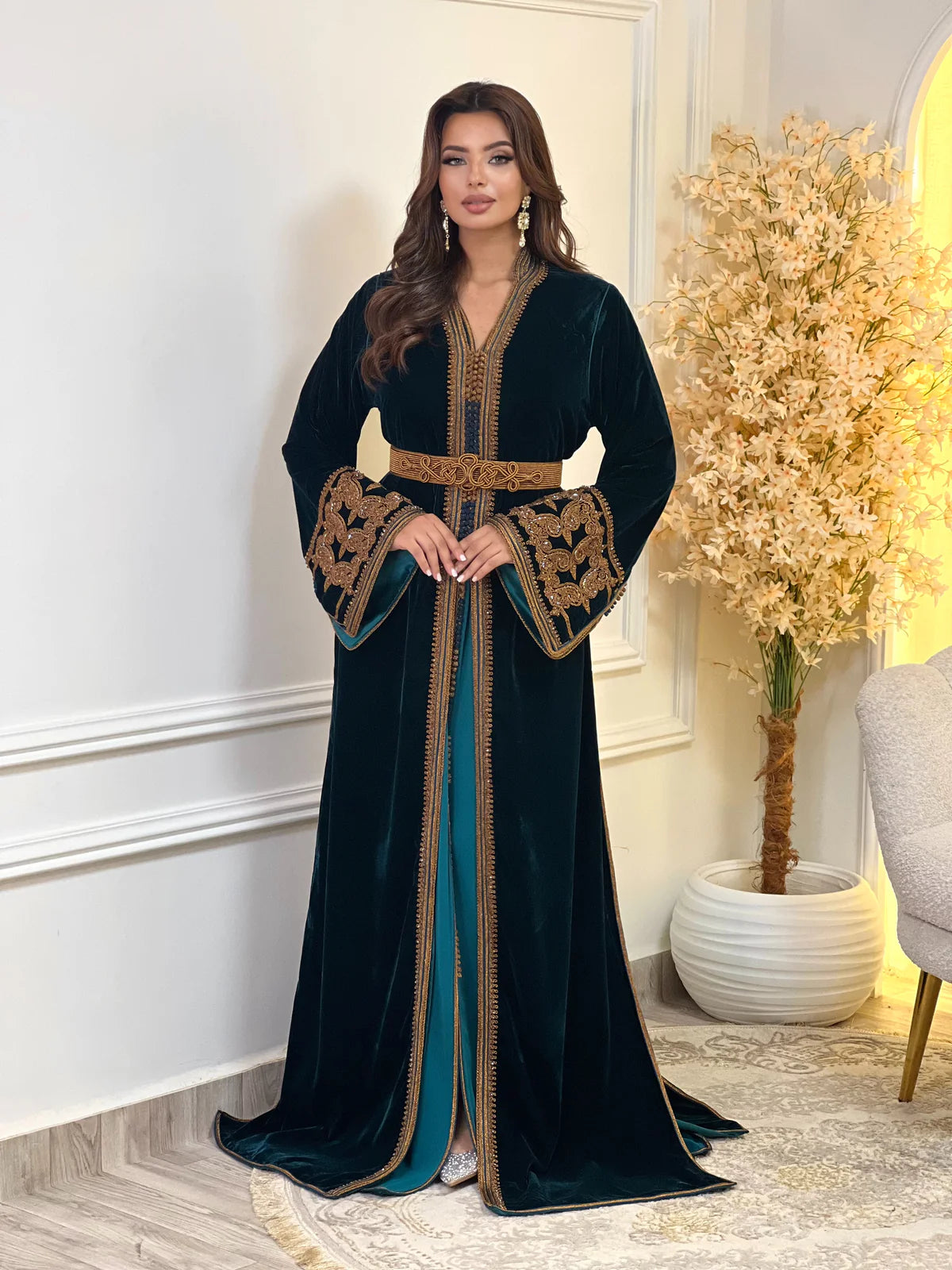 Takchita Karima Negro – Vestido ceremonial marroquí de dos piezas – vista del producto 3