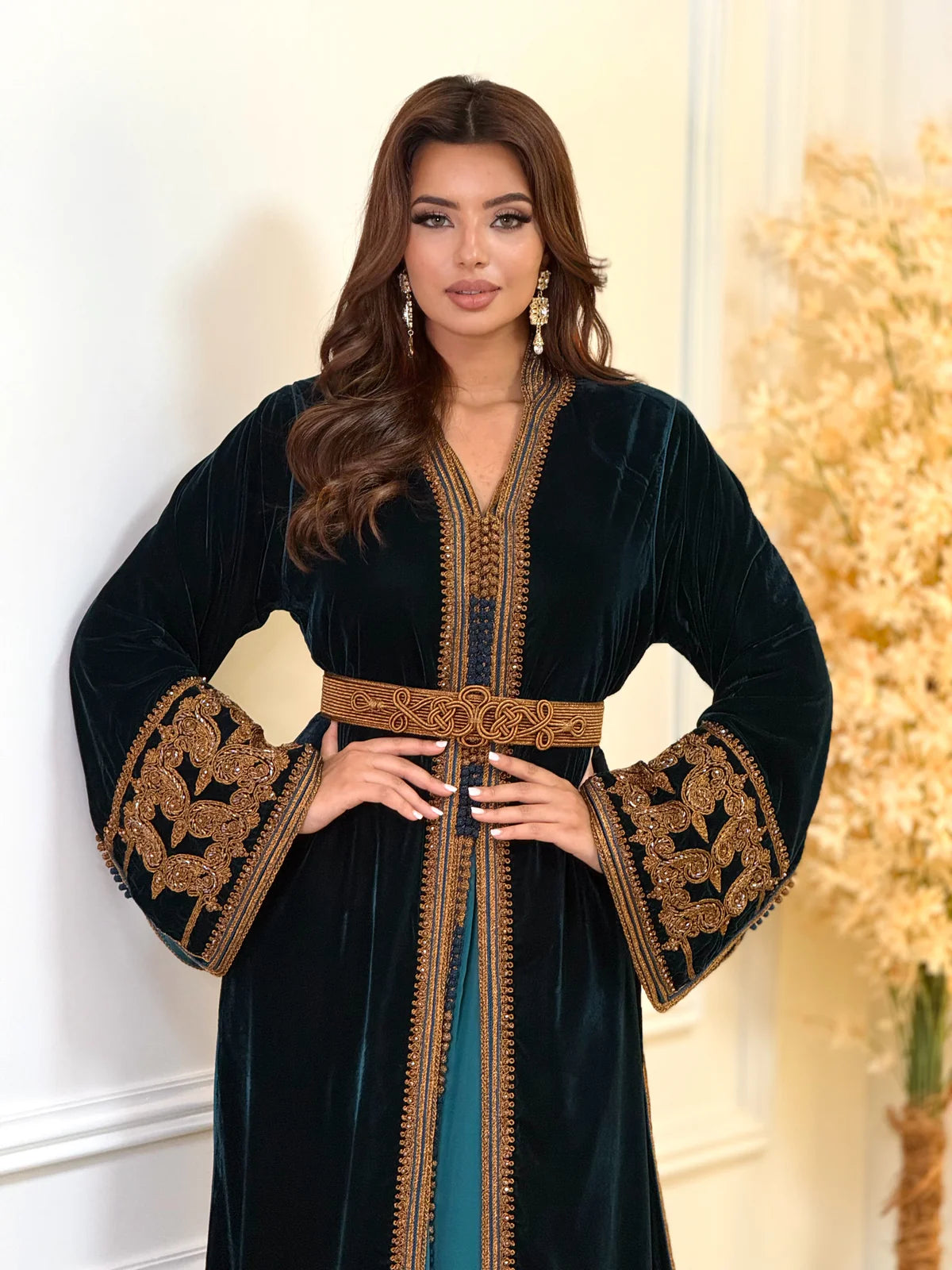 Takchita Karima Negro – Vestido ceremonial marroquí de dos piezas – vista del producto 5