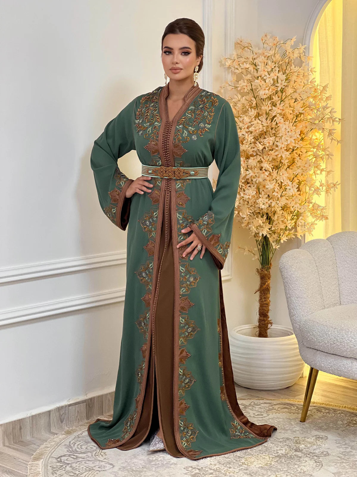 Takchita Keltoum Verde – Vestido ceremonial marroquí de dos piezas – vista del producto 3