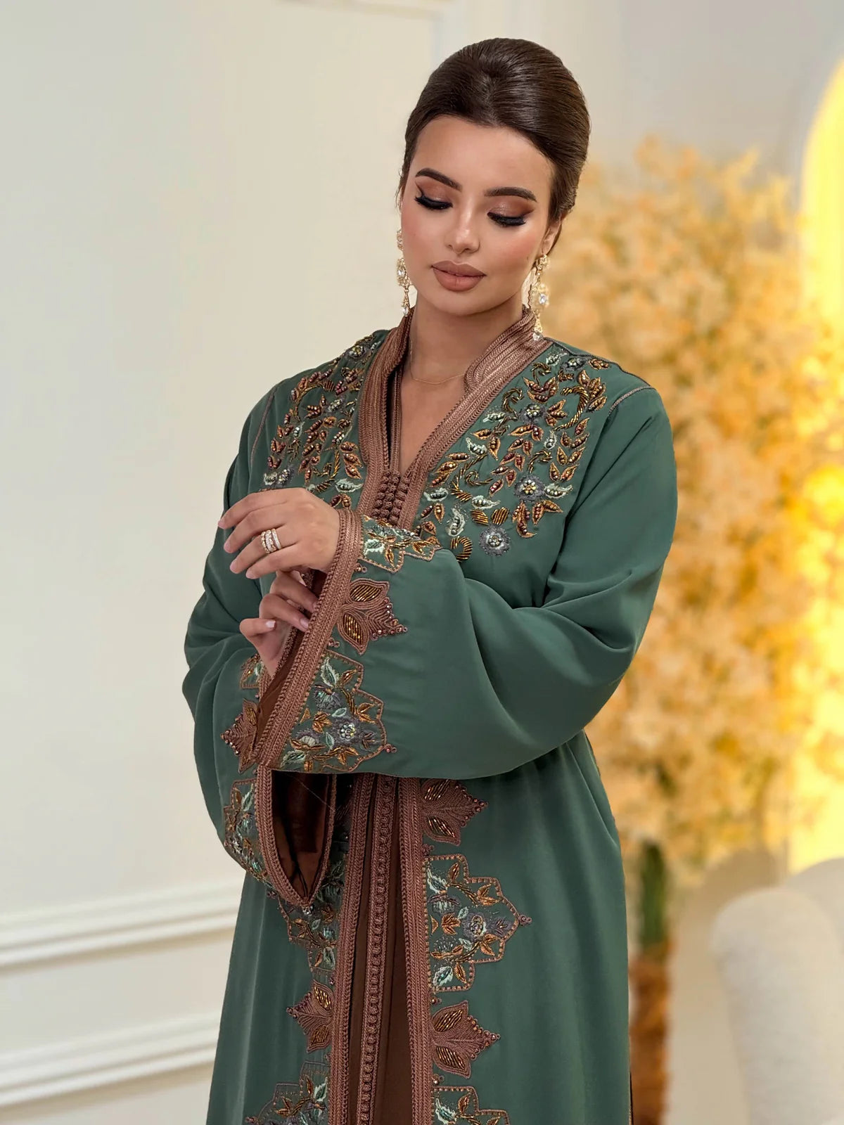 Takchita Keltoum Verde – Vestido ceremonial marroquí de dos piezas – vista del producto 5