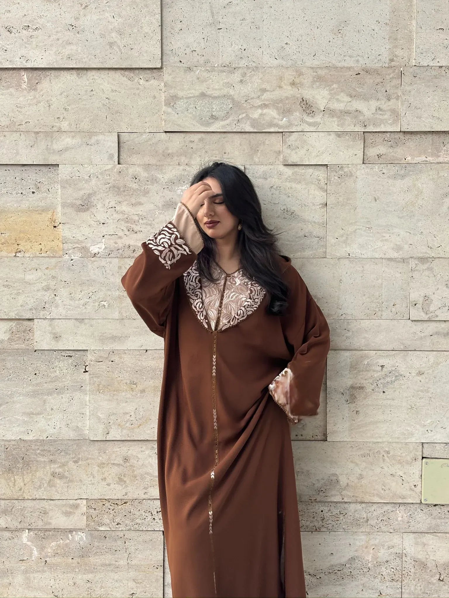Chilaba Batoule Marrón – Túnica marroquí cómoda para el día a día – vista del producto 2