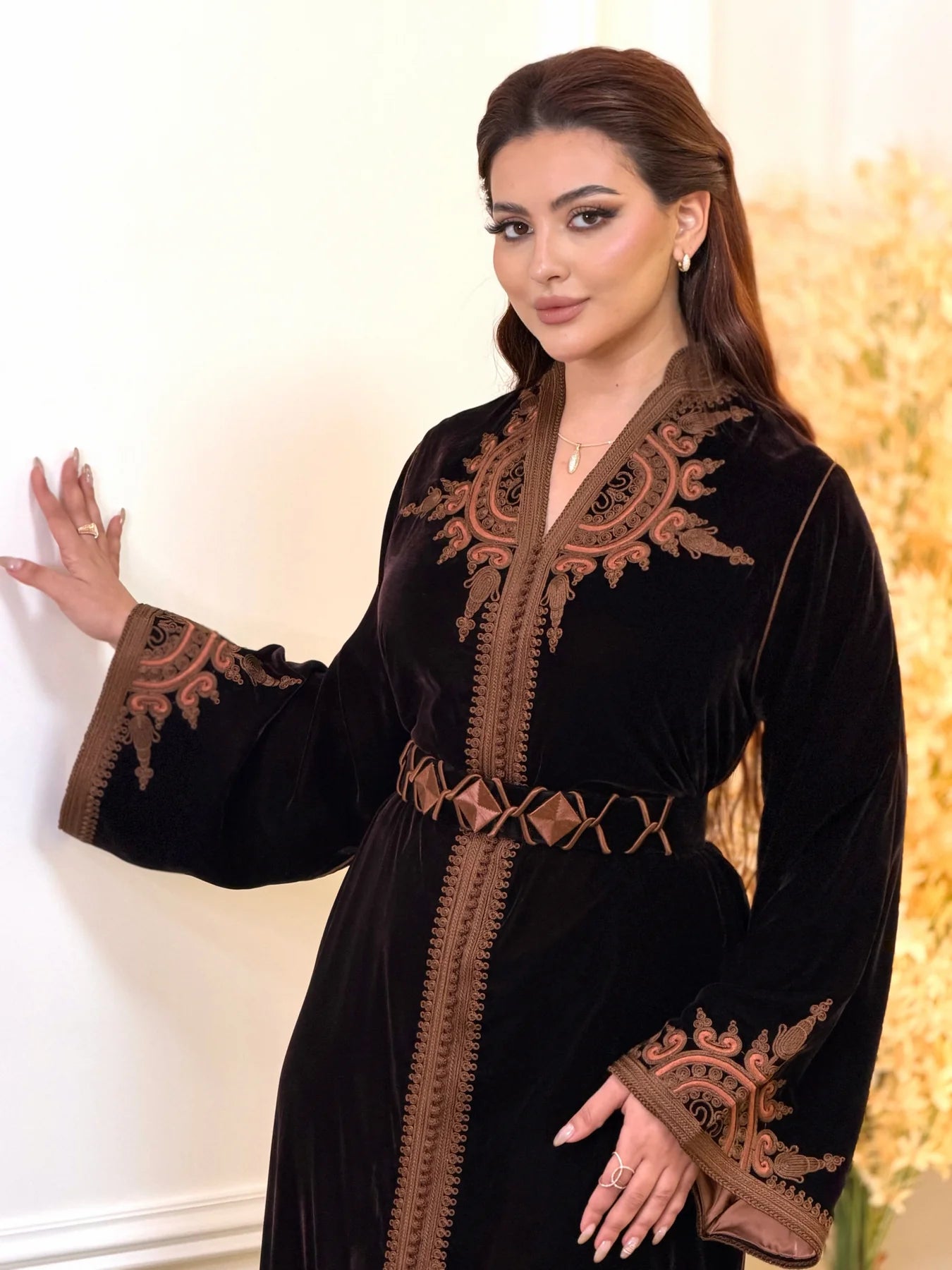 Caftán Ayla Negro – Vestido marroquí hecho a mano – vista del producto 6