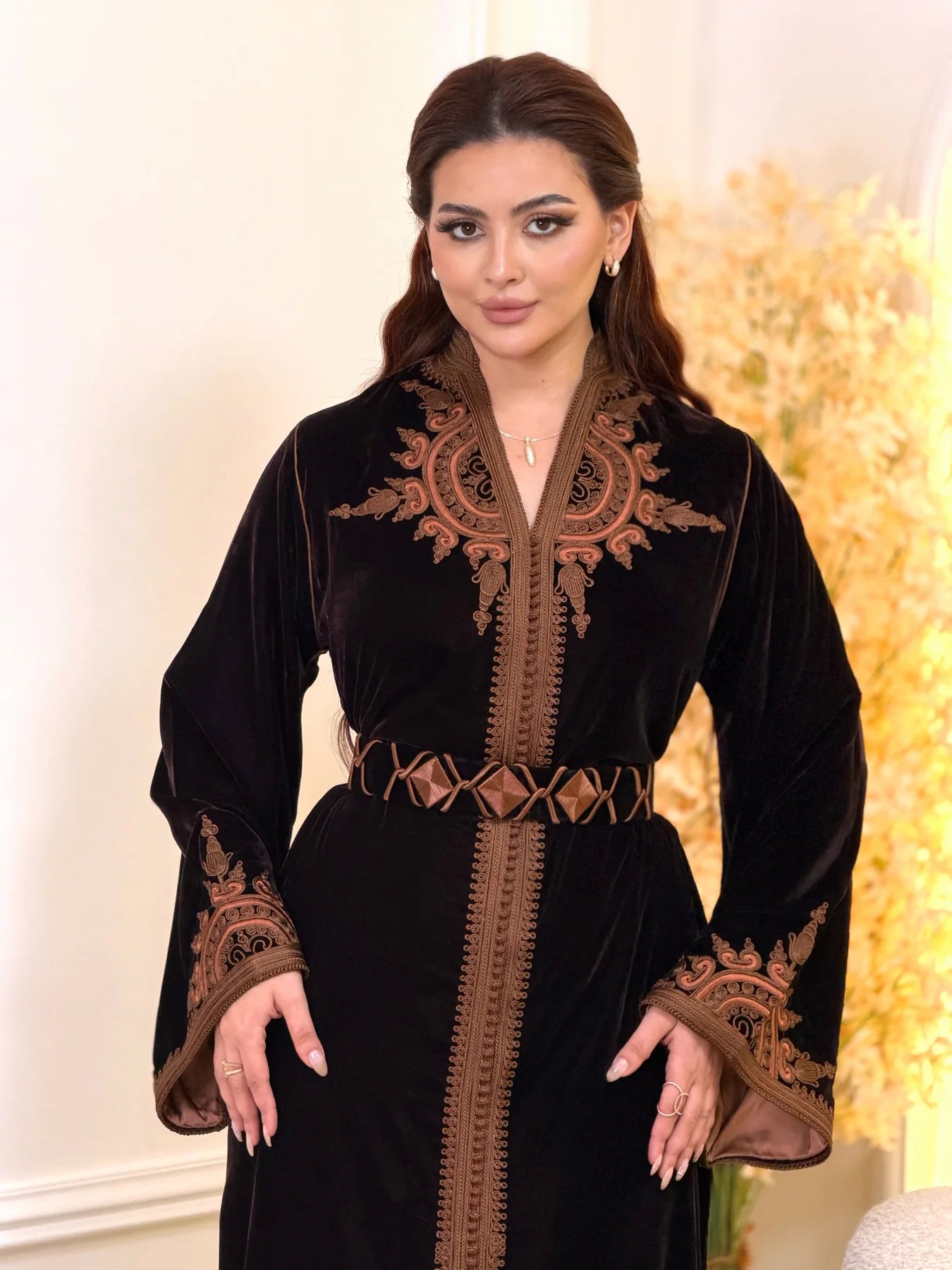 Caftán Ayla Negro – Vestido marroquí hecho a mano – vista del producto 5