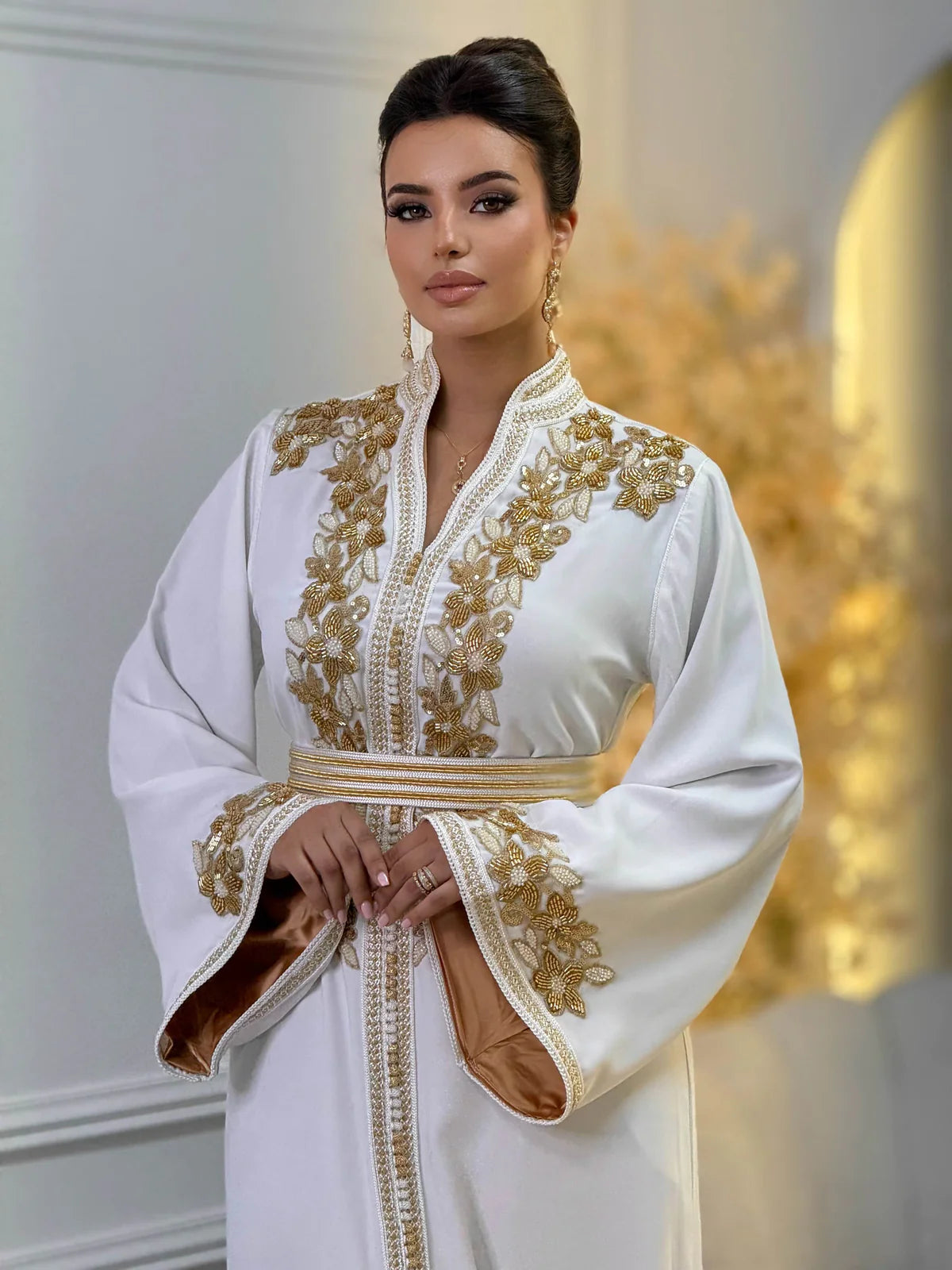 Caftán Rihab Blanco – Vestido marroquí hecho a mano – vista del producto 4