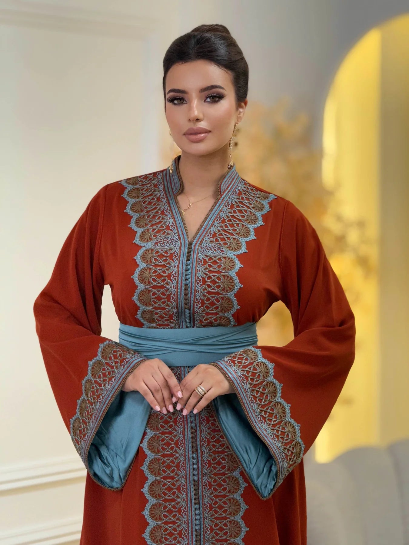 Caftán Rawia Rojo – Vestido marroquí hecho a mano – vista del producto 5