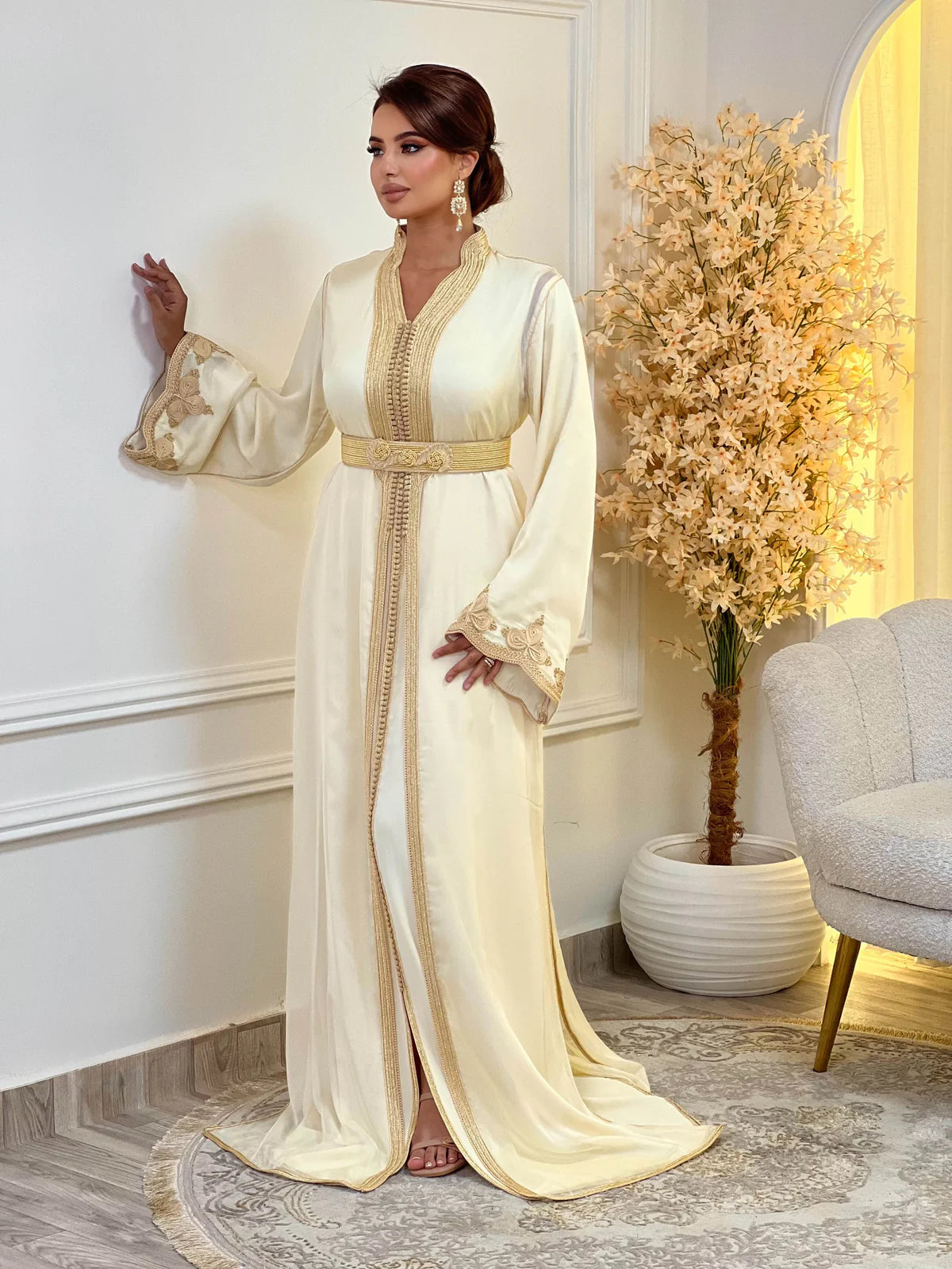 Takchita Samira Beige – Vestido ceremonial marroquí de dos piezas – vista del producto 2