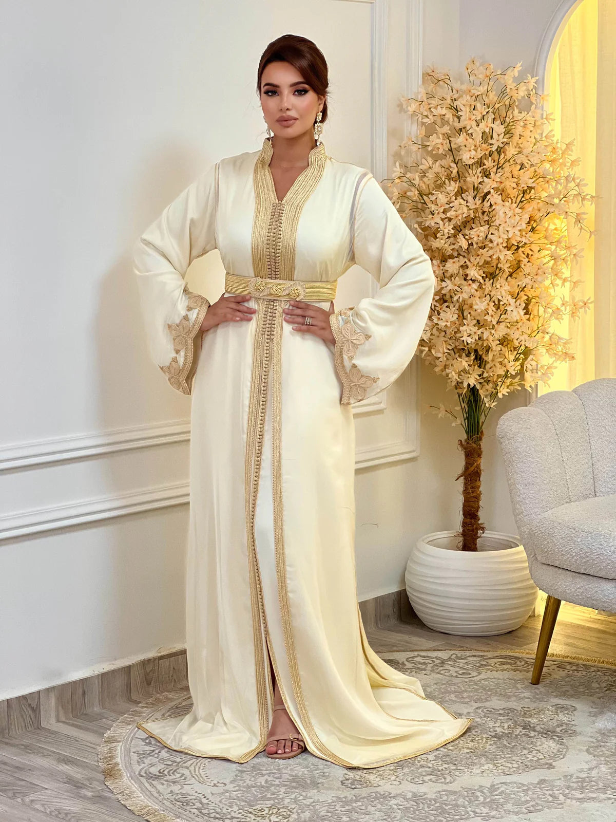 Takchita Samira Beige – Vestido ceremonial marroquí de dos piezas – vista del producto 3