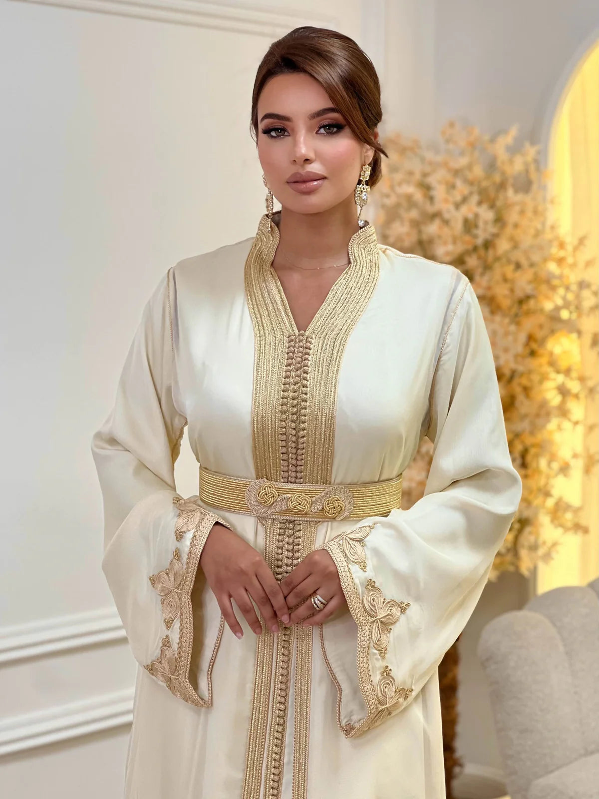 Takchita Samira Beige – Vestido ceremonial marroquí de dos piezas – vista del producto 5