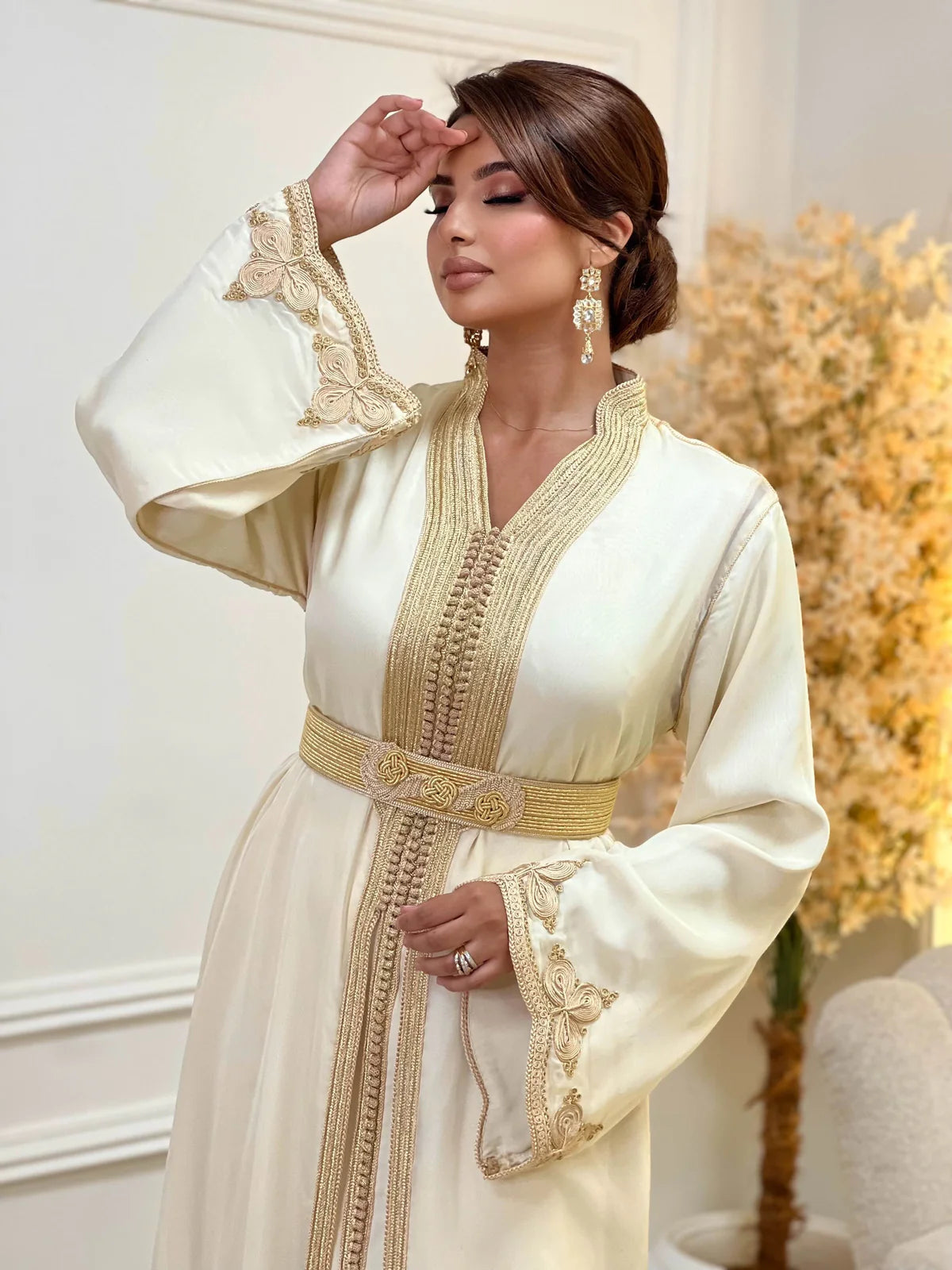 Takchita Samira Beige – Vestido ceremonial marroquí de dos piezas – vista del producto 6