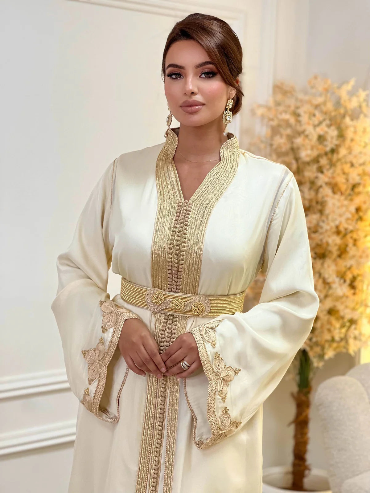 Takchita Samira Beige – Vestido ceremonial marroquí de dos piezas – vista del producto 7